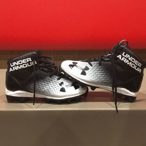 Under Armour football cleats (size 6.5 kids)